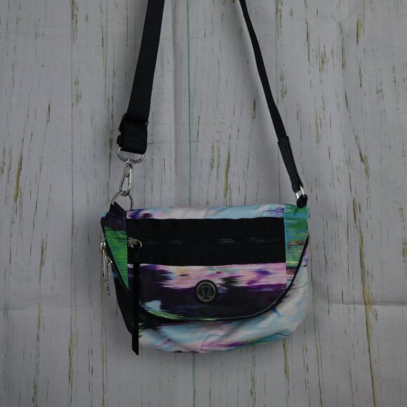 Lululemon FESTIVAL BAG Pigment Wind Dragonfly Crossbody Purse RARE - Picture 1 of 6